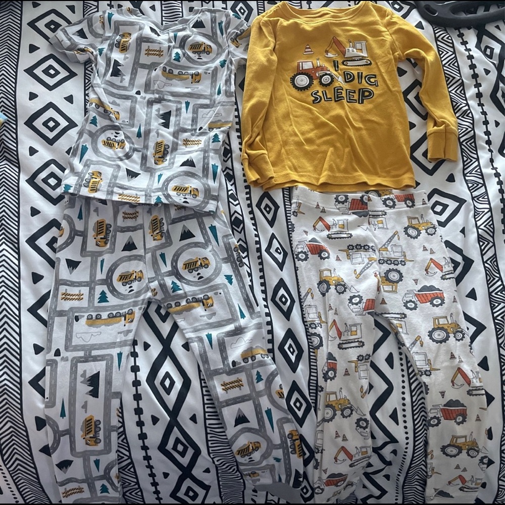Toddler boys Old Navy pajamas